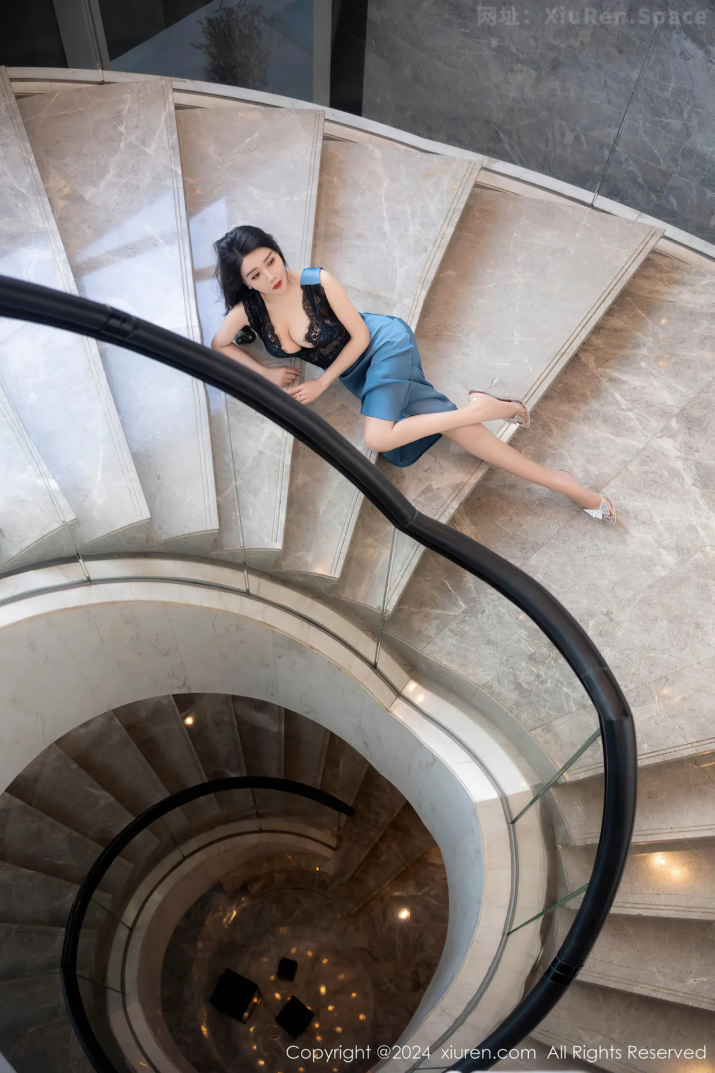 图片[5]-[XiuRen秀人网]VOL.8466 模特李若汐性感蓝黑色长裙露黑色情趣内衣秀完美身材诱惑写真81P-秀人网官方网站